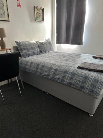 Luton Home Near Airport Private & Shared Bathroom Option Dış mekan fotoğraf